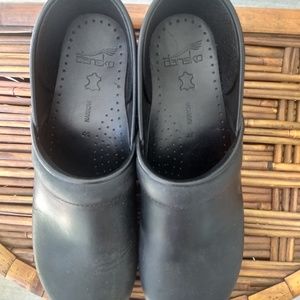 Dansko shoes barely worn